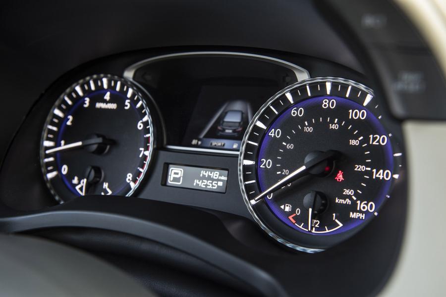 Панель приборов Infiniti QX60 3.5 (L50) 2016 года  (фото 34 из 34)